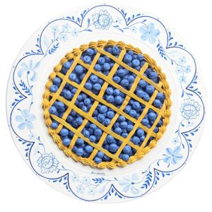 Textured impasto oil painting of a blueberry pie by Christina Kunanets